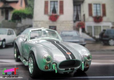 ford-shelby-ac-cobra-427-sc-cabriolet-1964-les-belles-americaines-road-signature