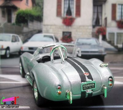 ford-shelby-ac-cobra-427-sc-cabriolet-1964-les-belles-americaines-road-signature