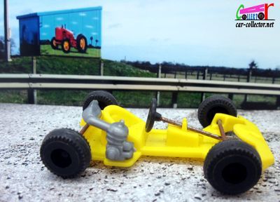 karting-ecurie-roustang-cadeau-boite-fromage-vache-qui-rit-grosjean