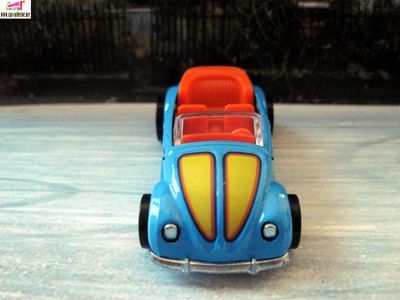 volkswagen-beetle-convertible-easter-speedsters-egg-2010-hot-wheels