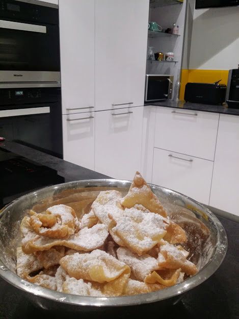 Bugnes fines et craquantes www.cuisineetgourmandise.fr Jaclyne