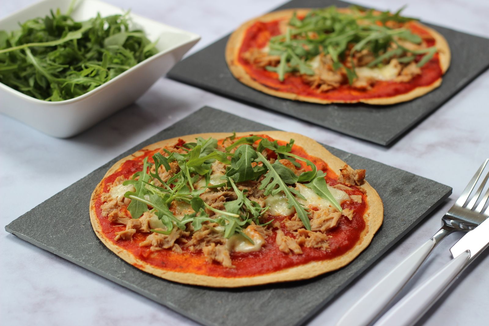 torti pizza thon mozza roquette