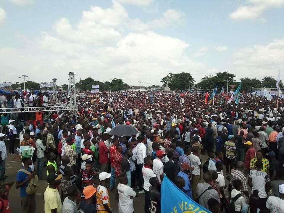Lu pour vous. RDC: Tshisekedi prononce son discours face à des milliers de militants