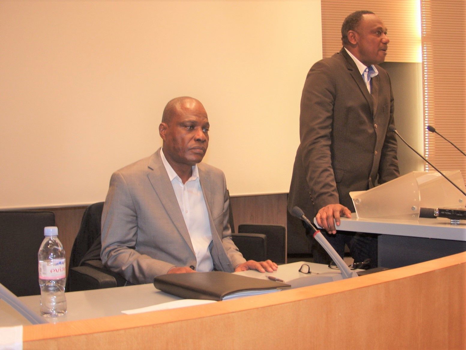 28.02.2015 à Bruxelles, Martin Fayulu dans salle C S C Rue Pletinckx 19, photo Cheik FITA