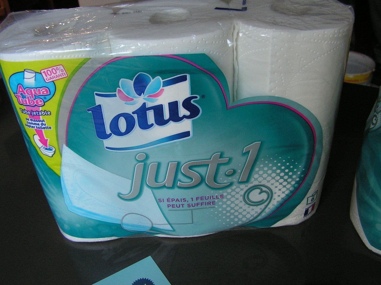 LOTUS - PAPIER TOILETTE AQUATUBE Paquet de 12 rouleaux - Essuie