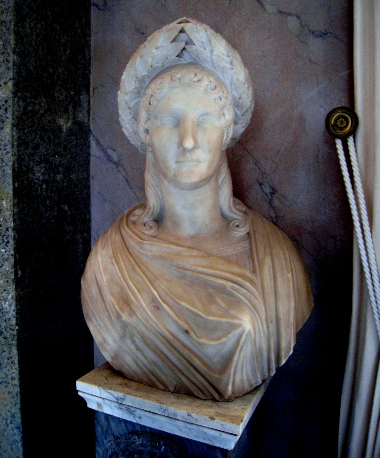 Les bustes (famille Bonaparte) du vestibule du château de Malmaison