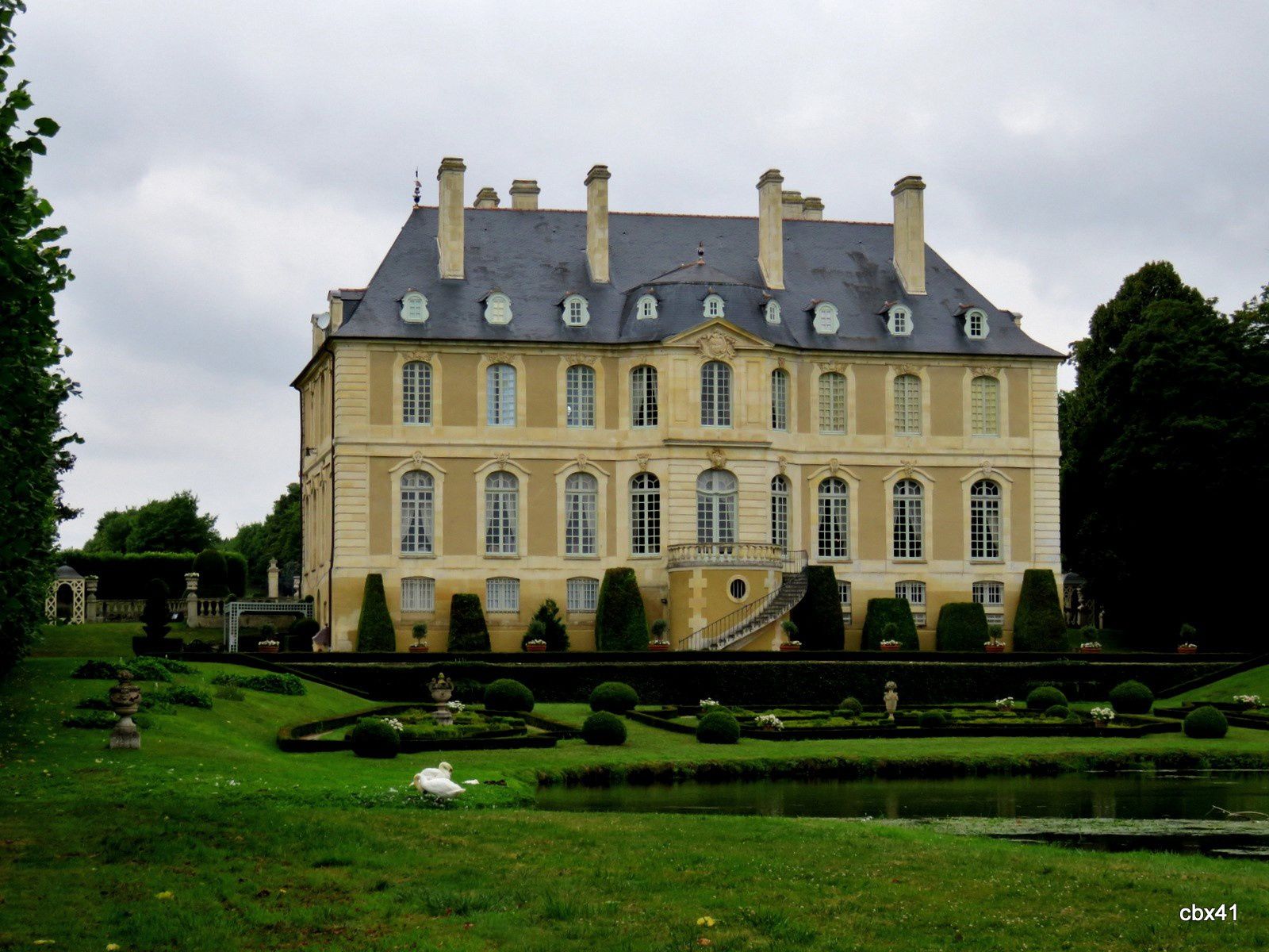 Château de Vendeuvre, le crocodile du jardin exotique