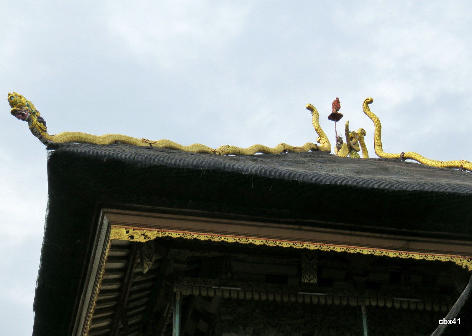 Temple Pura Beji, bananiers et fleurs (Bali, Indonésie)