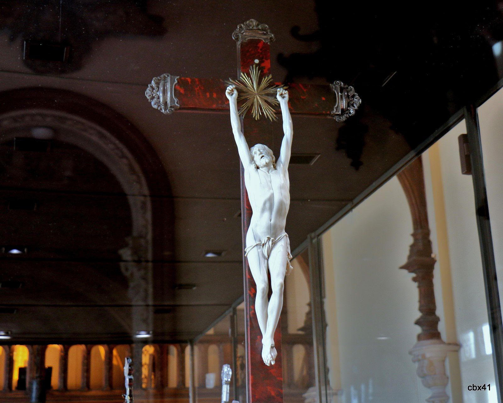 Croix reliquaire janséniste, palais de la Bénédictine