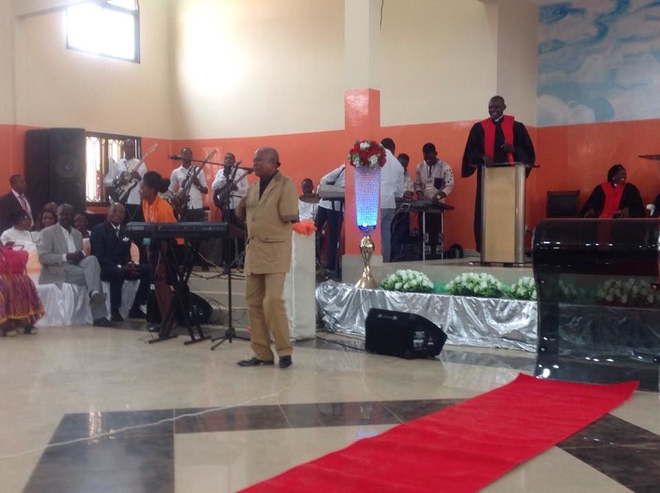 Irmâo Patrice Ngoy Musoko na cidade do Uige. Imagem de Muana Damba