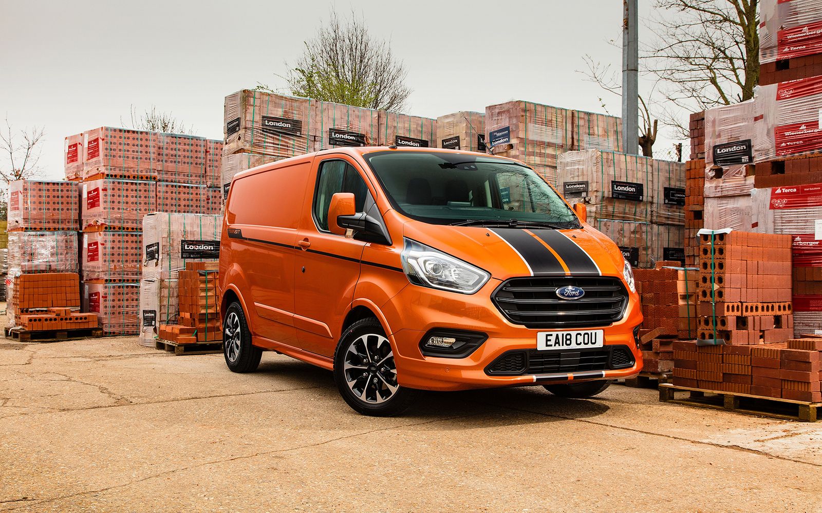 Un Ford Transit Sport, ça vous tente ? - Palais-de-la-Voiture.com