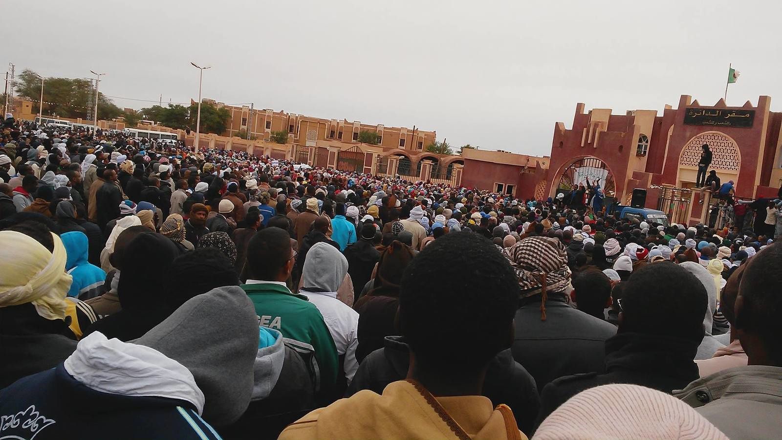 Les manifestations (ici à In Salah) contre le gaz de schiste avaient contraint le gouvernement à réculer en 2015. Photo DR