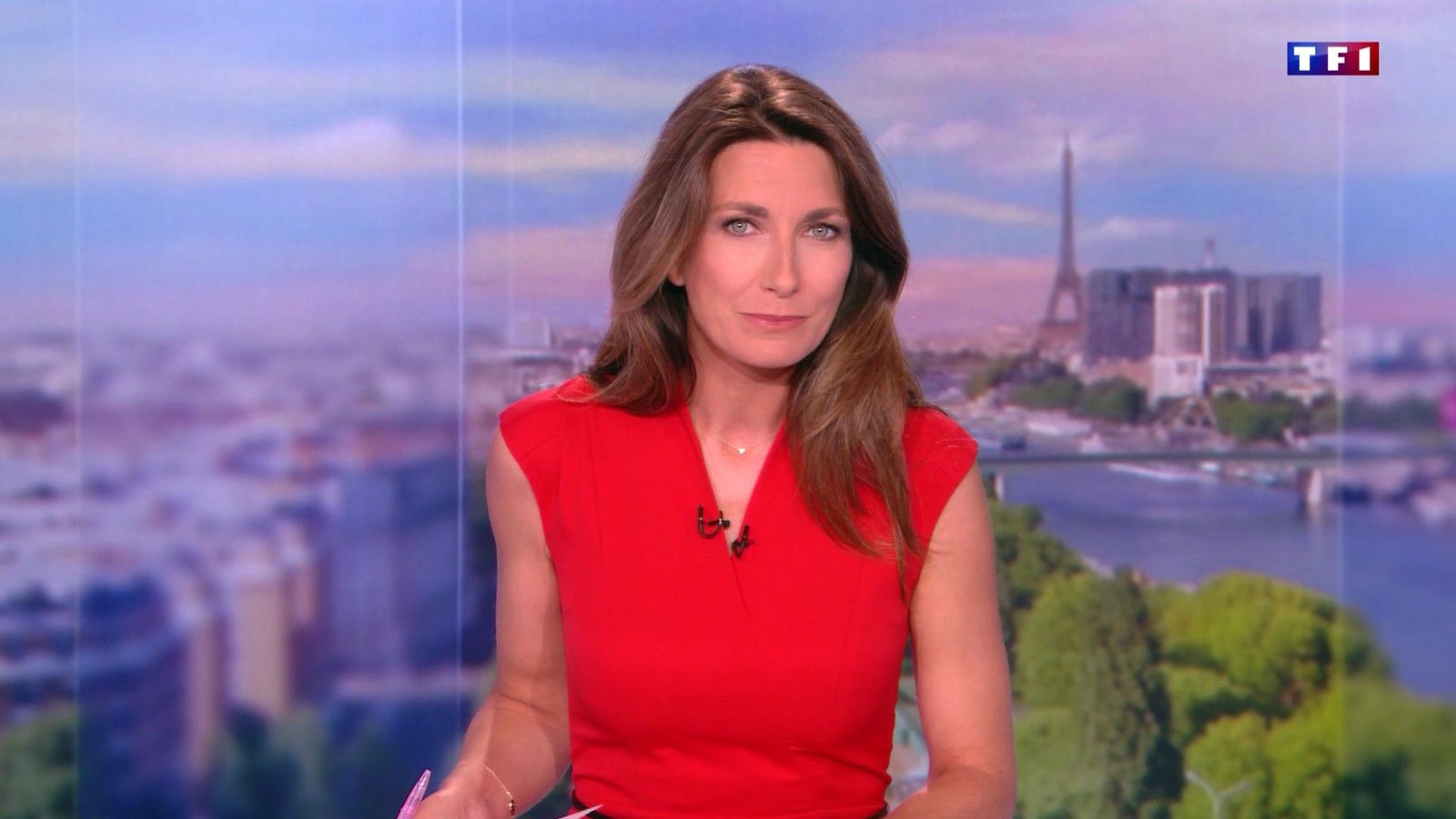 📸9 ANNE-CLAIRE COUDRAY @ACCoudray @TF1 @TF1LeJT pour LE 20H WEEK-END #vuesalatele