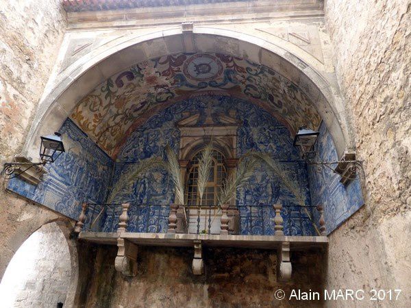 Le magnifique porche d'Obidos.