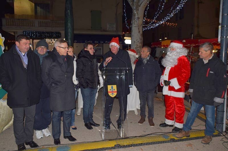 Top départ des fêtes avec marché, manèges et vin chaud