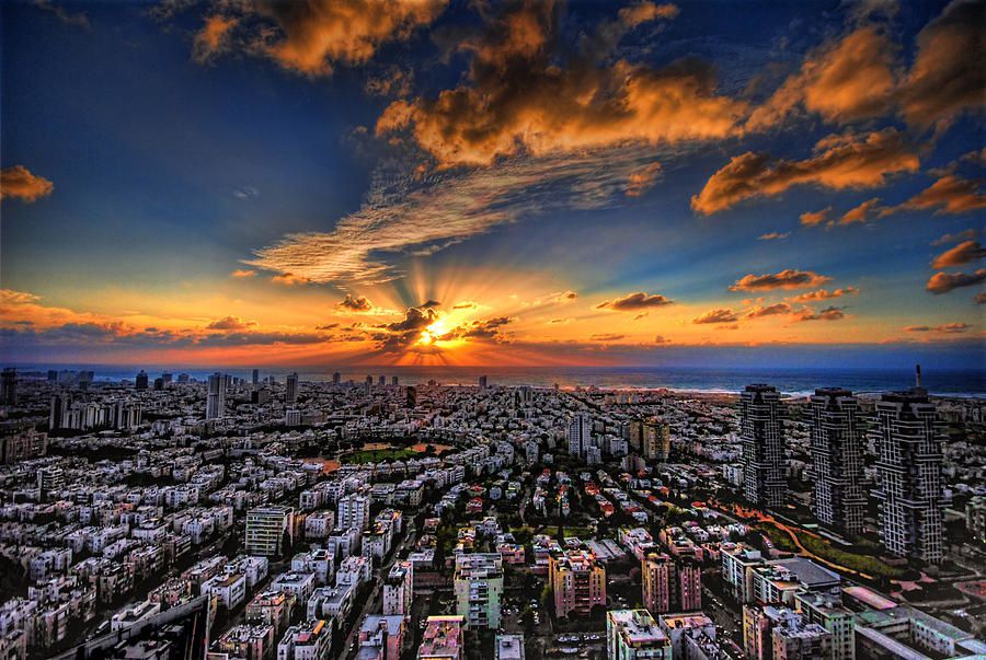 Vue aérienne de Tel Aviv aujourd'hui : une mégapole occidentale