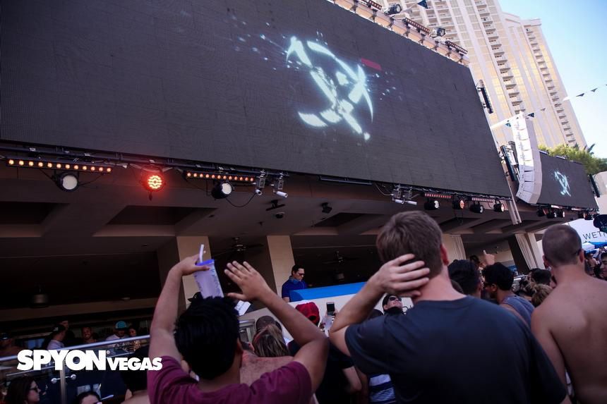 Tiësto photos | Wet Republic | Las Vegas, NV - August 21, 2016