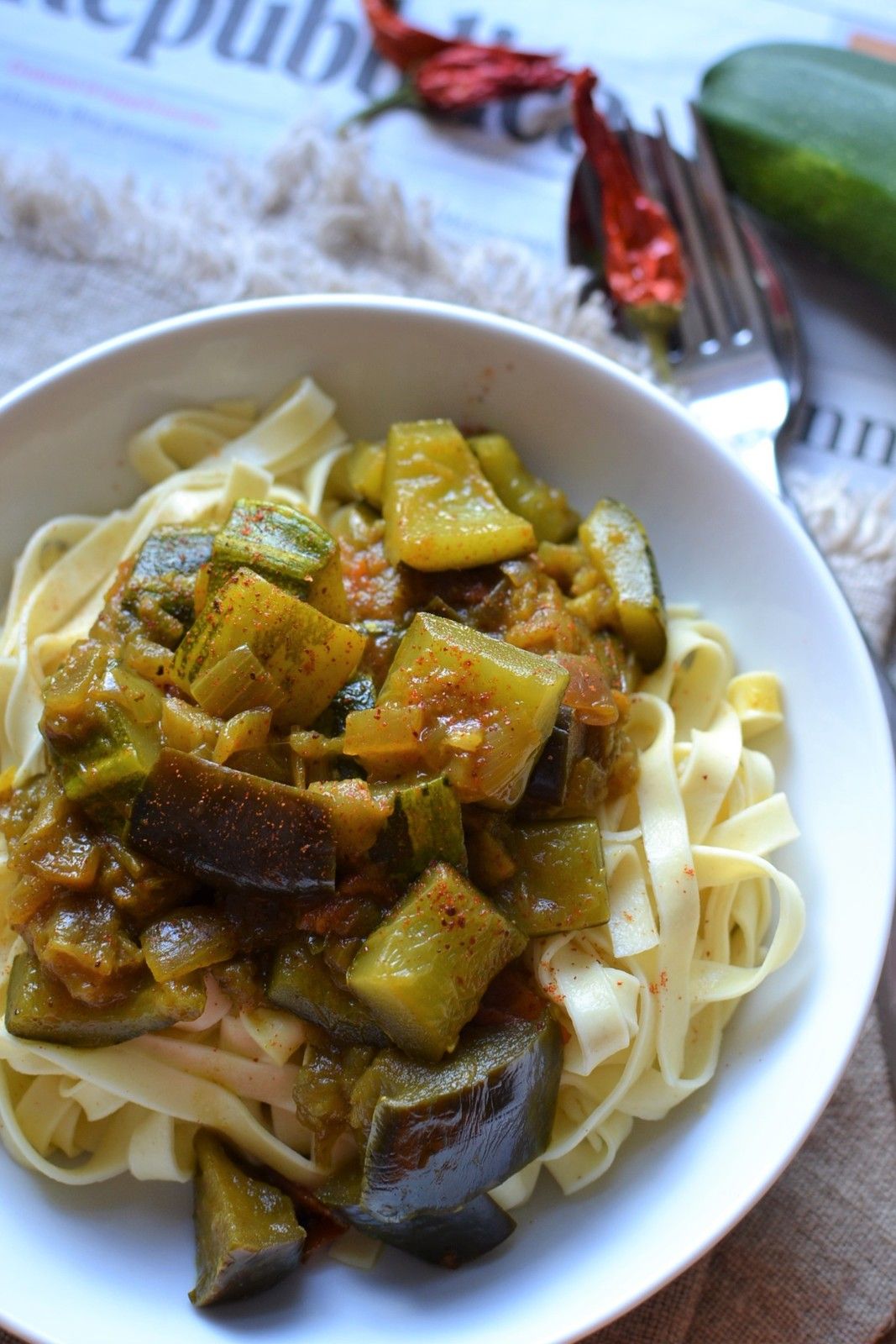 Pâtes courgettes aubergines et épices Hum, ça sent bon