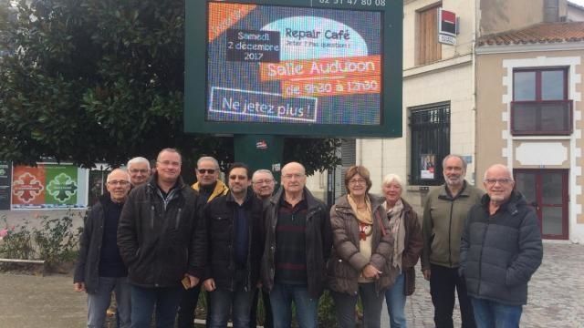 LES COURAGEUX BÉNÉVOLES ET ORGANISATEURS (photo OUEST France)