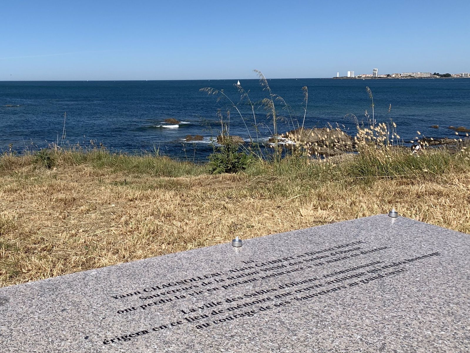 UNE STELLE SUR LE SITE DU DRAME