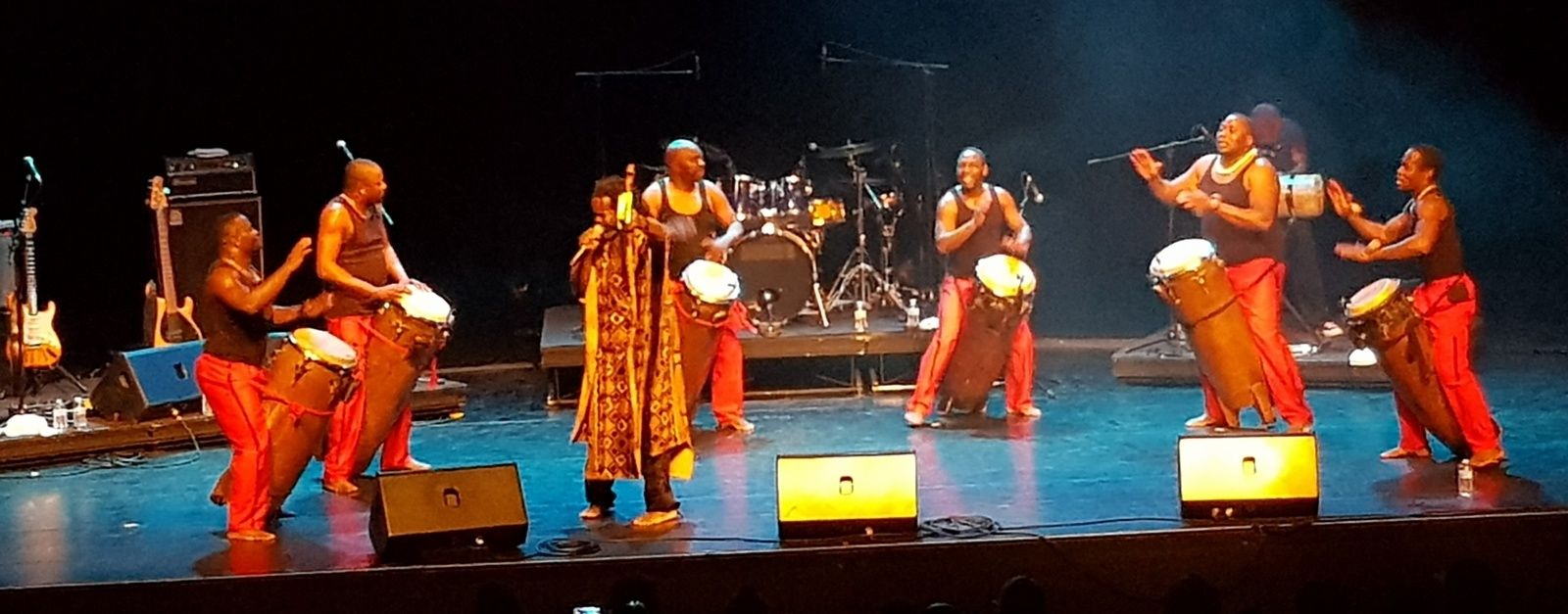 CULTURE/ MUSIQUE : LES TAMBOURS DE BRAZZA. QUEL CONCERT ! -  HALIDI-BLOG-COMORES, Blog des COMORES