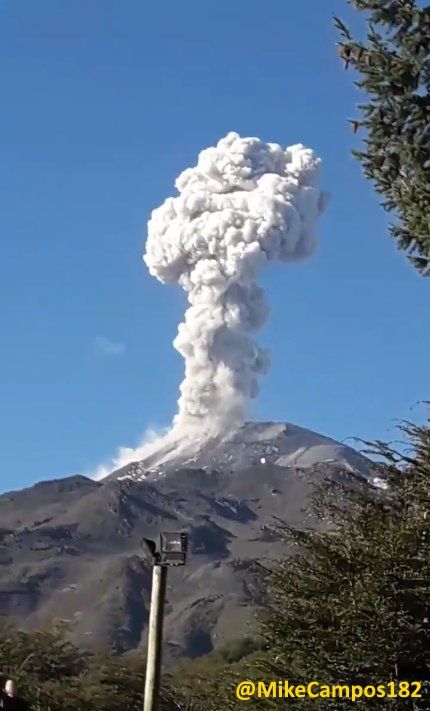 Nevados de chillan - explosive activity from 31.03.2018 - Sernageomin photos