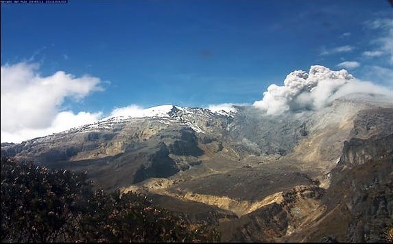 Nevado del Ruiz - émission de cendres du 20.09.2018 / 9h46 locale - webcam SGC Manizales