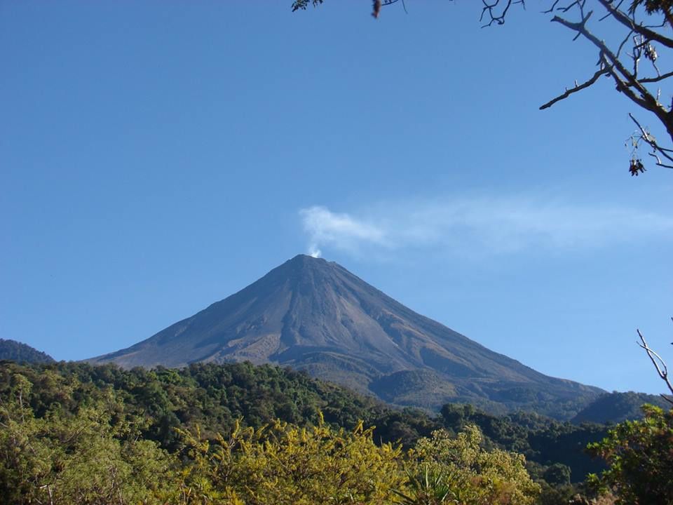 Volcán de Colima - photo 22.01.2019 via www.cabanasdelvolcan.mx