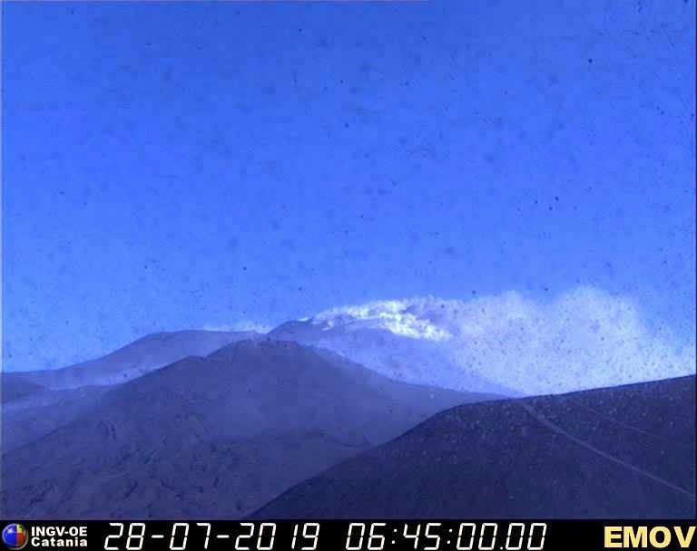 Etna NSEC - images therm. et visible Montagnola le 28.07.2019  / 6h45 - Doc. INGV EO