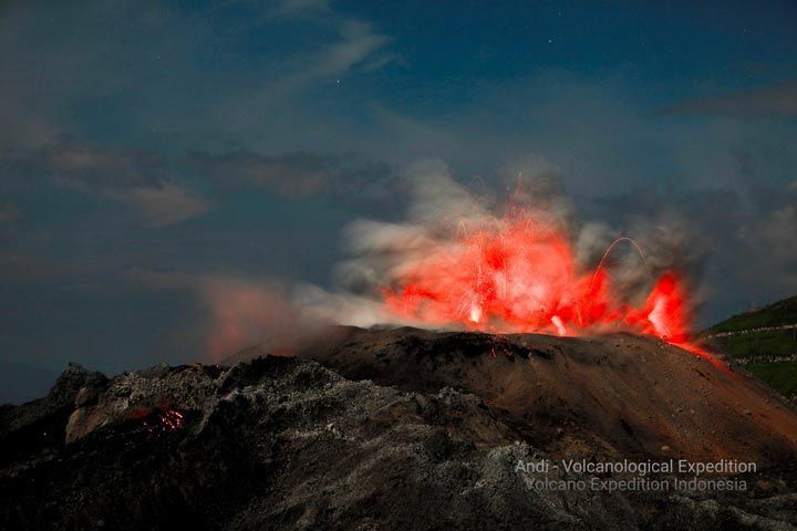   IBU- 18.11.2019 - Lava-rich eruption (image Andi Rosadi via VolcanoDiscovery Indonesia)