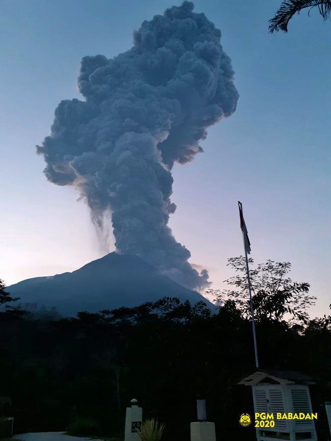 Merapi - éxplosion le 03.03.2020 / 05h22 - photo PGM Baradan