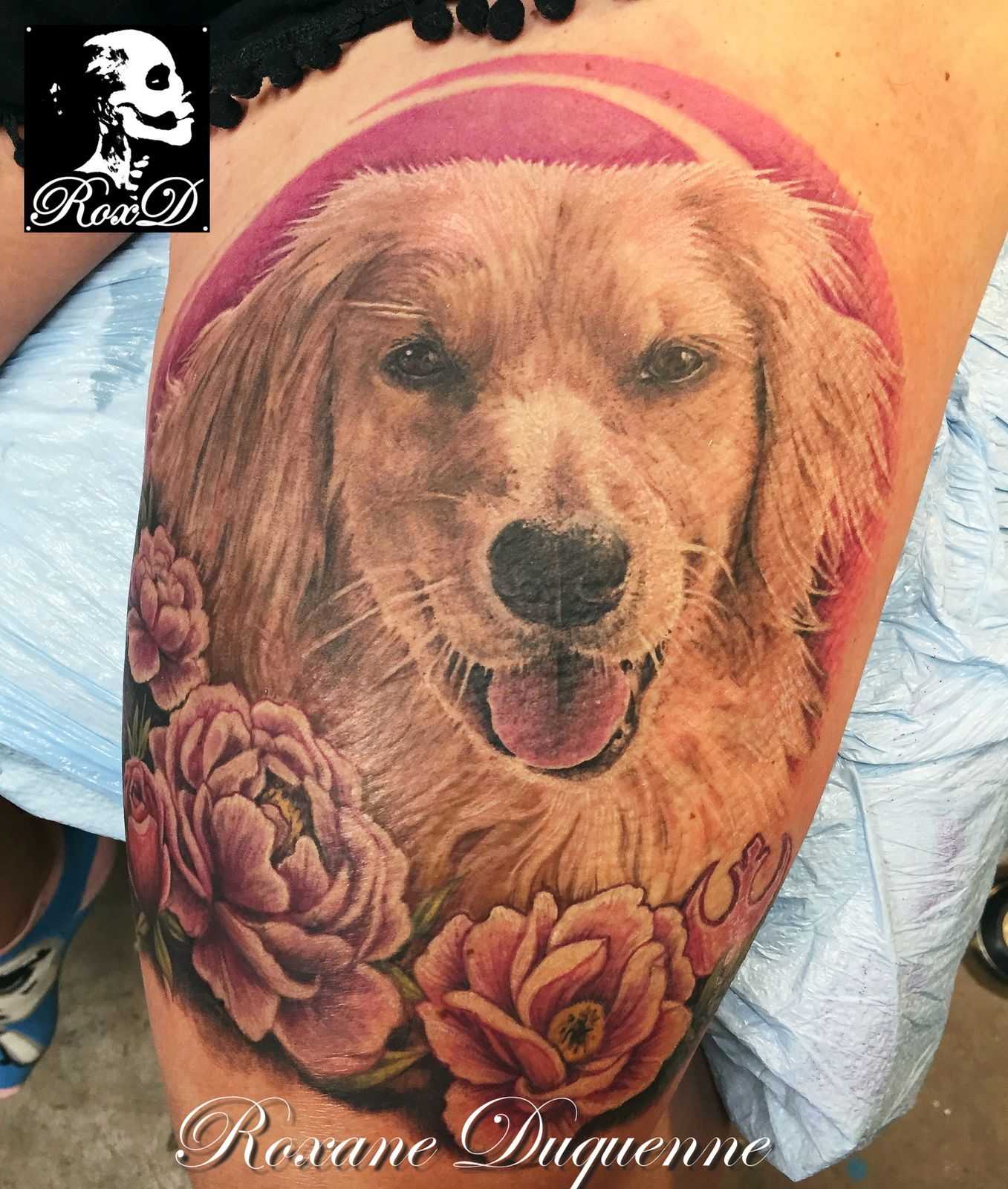 tatouage chien fleurs roxane duquenne