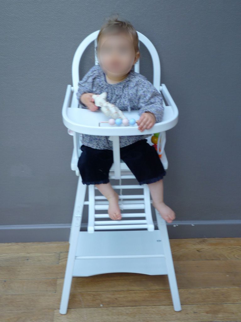 chaise haute Combelle à dossier arrondi en bois blanc à moins de 100€ ou  siège de table réhausseur, j'ai choisi - Fashion maman