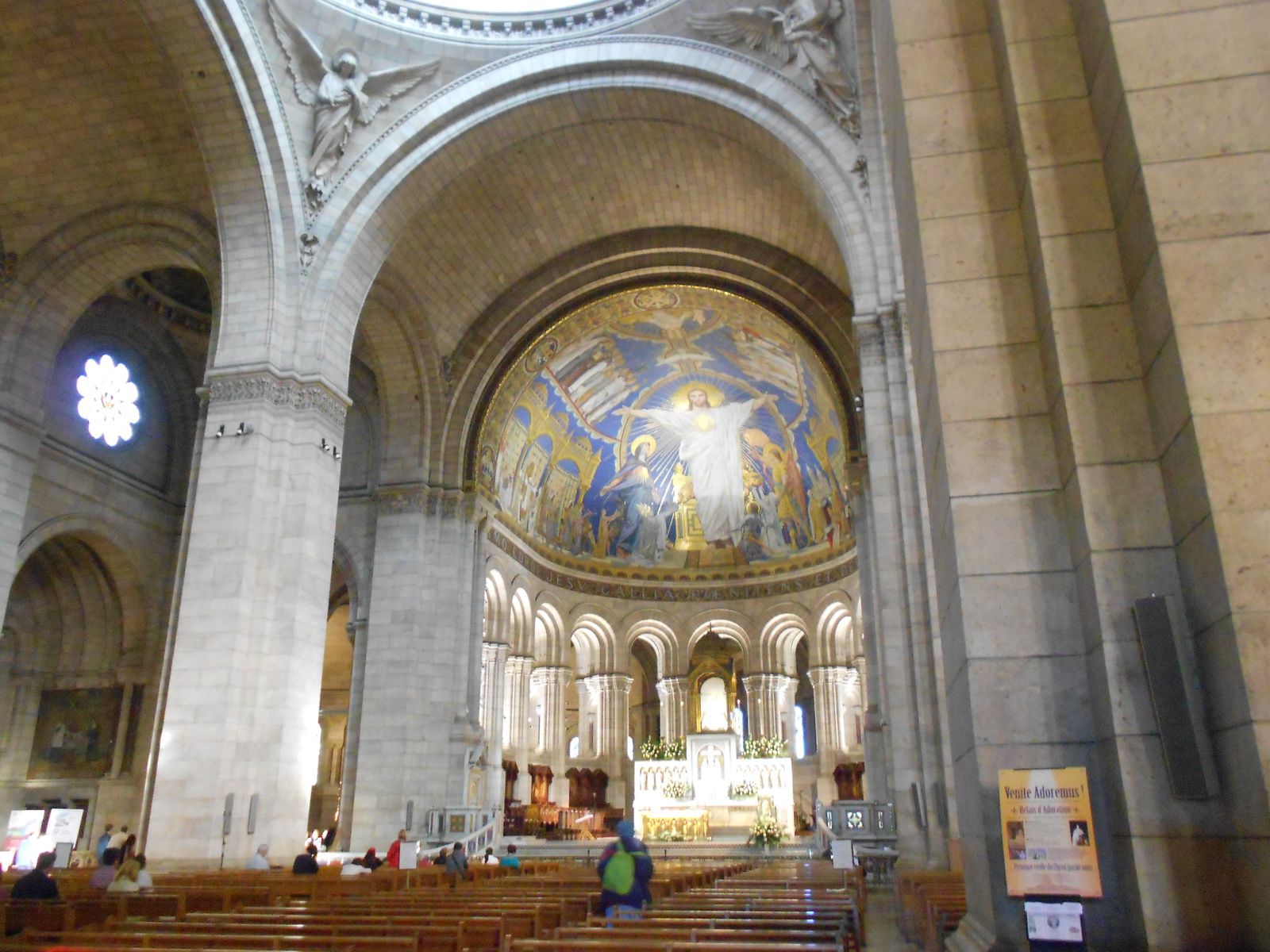 l’intérieur de la basilique