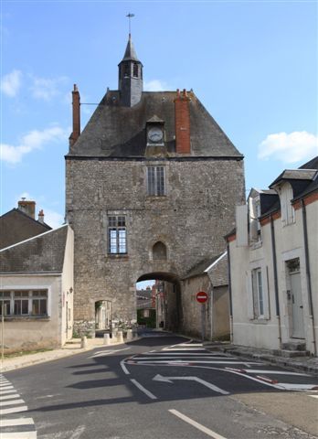 Meung sur Loire; porte d'AAmont