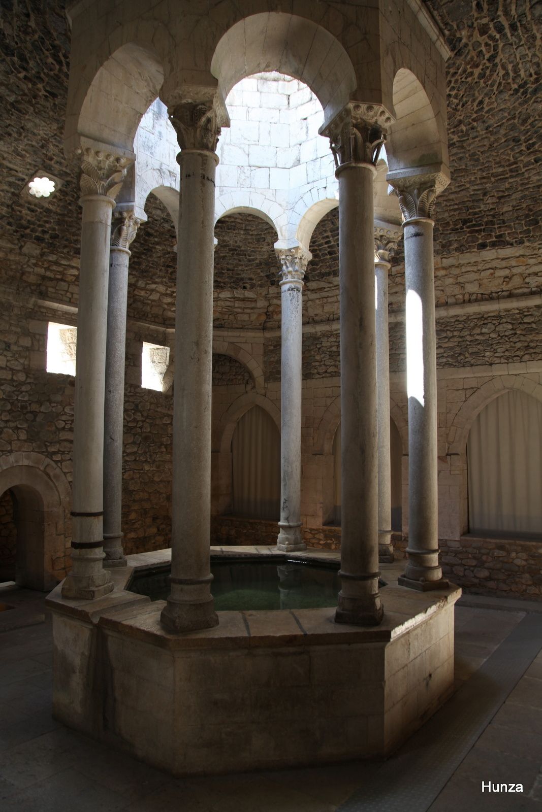 Gérone, les bains arabes