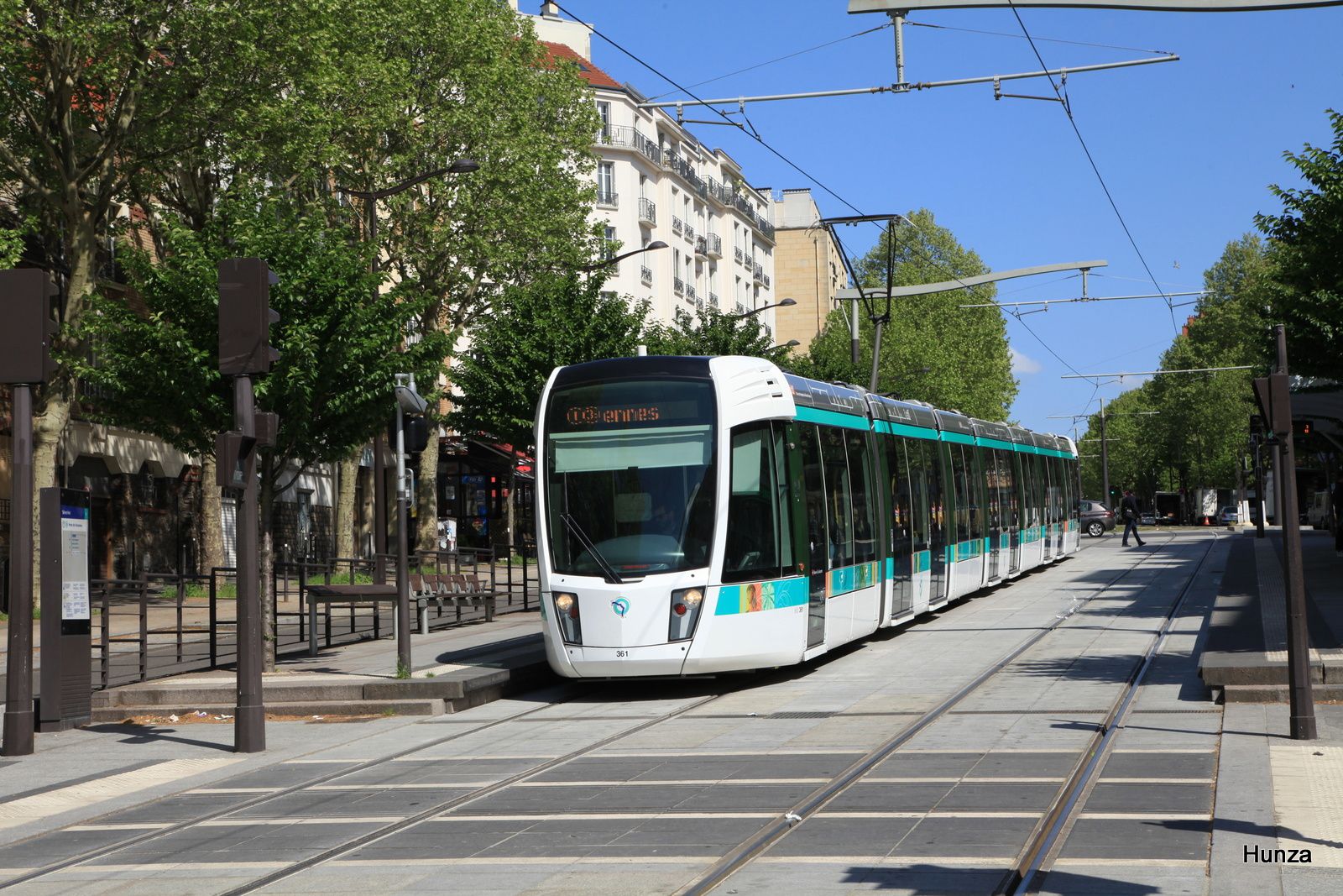 Une rame Citadis 302 du T3b à la station "Séverine" (3 mai 2018)