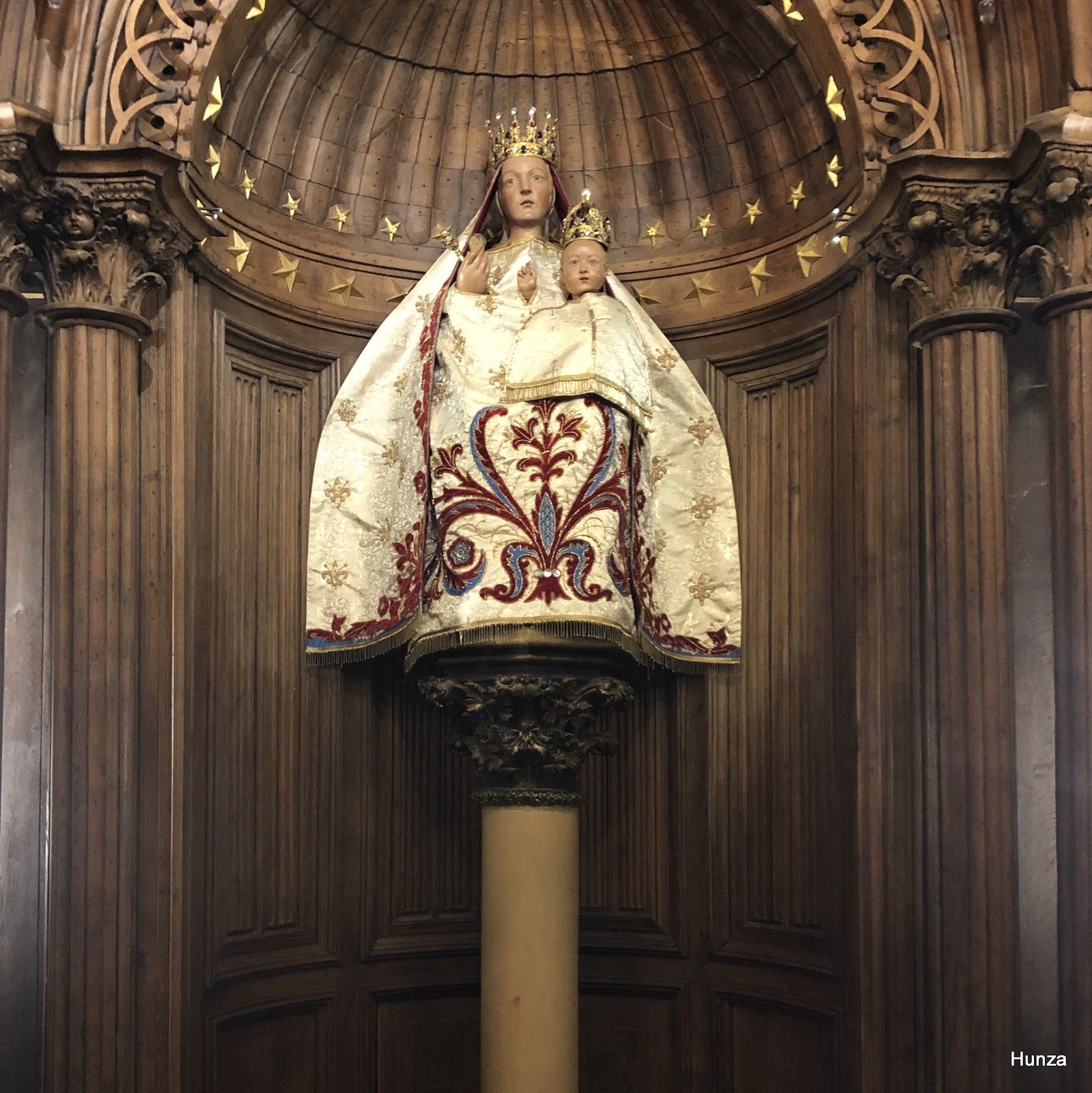 Cathédrale de Chartres, la vierge du pilier