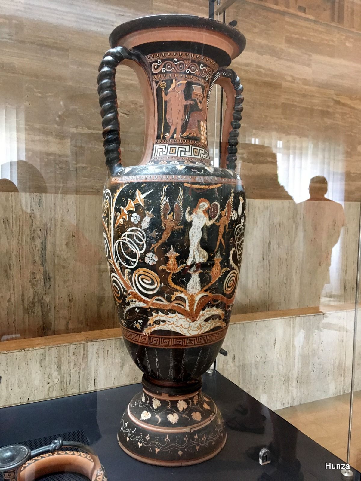 Musée archéologique de Paestum, amphore représentant la naissance de Proserpine