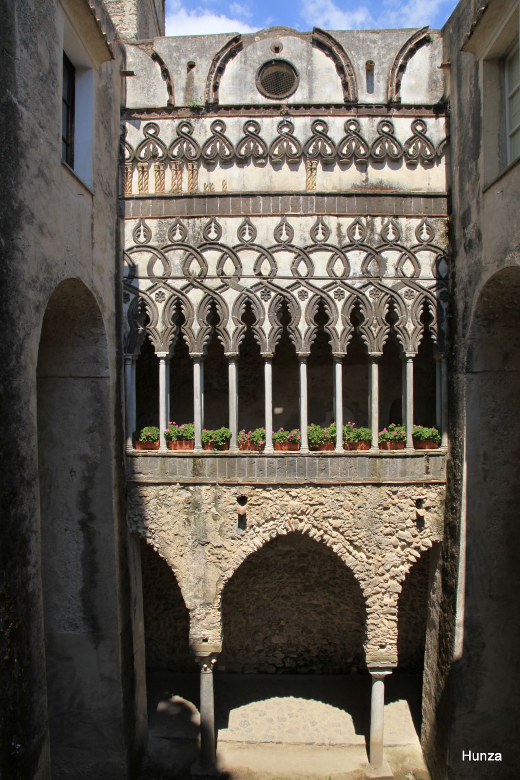 Ravello, cloître de la Villa Rufolo	