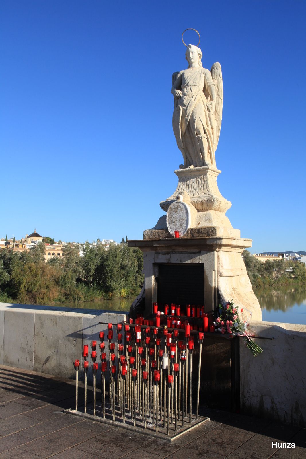 Statue de l'archange San Rafael sur le pont romain de Cordoue