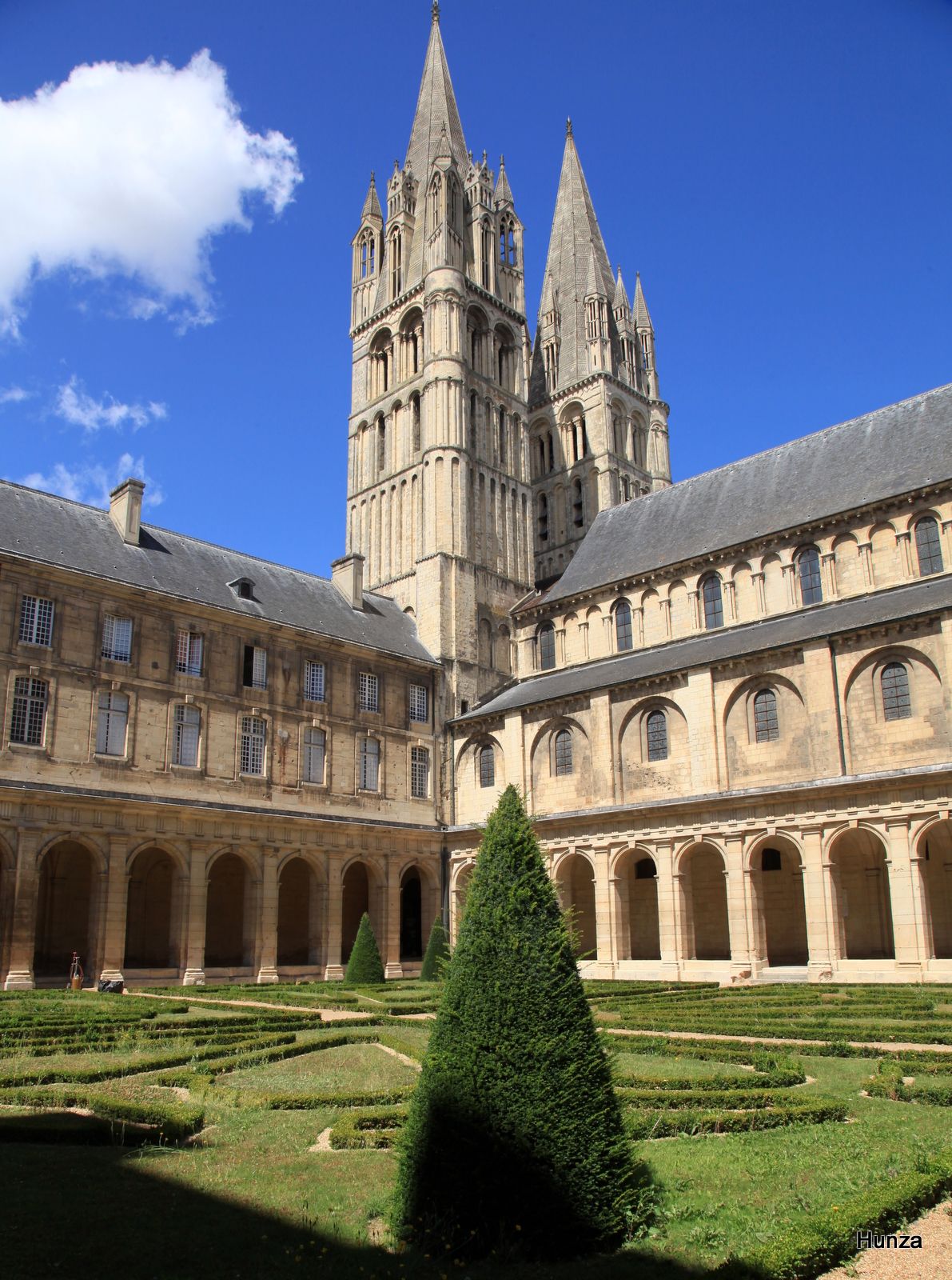 Caen cloître de l'Abbaye aux Hommes