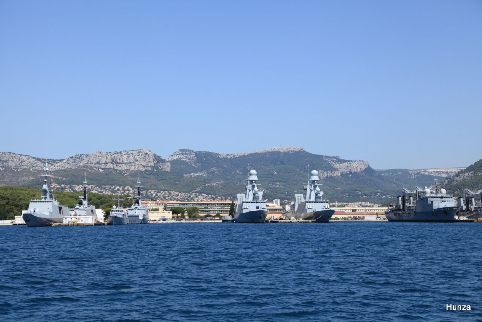 Visiter en une journée Toulon, la rade et son port militaire - Le blog  d'Hunza : mon carnet de voyages en France et à l'étranger