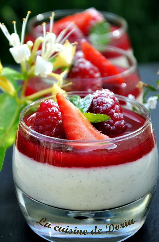 Vanille Joghurt Panna Cotta Mit Fruchtsoße — Rezepte Suchen