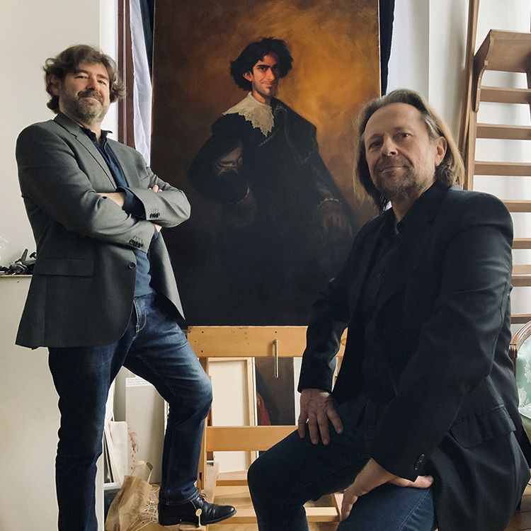 LES INDES FOURBES Les éditions Caurette & les éditions Black & White sont ravies de s’associer pour vous proposer un ouvrage magnifique qui fera date dans l’histoire des tirages de luxe ! Limité à 499 exemplaires Alain Ayroles (scénario) & Juanjo Guarnido (dessin) Un album de 208 pages, format 30×42 cm, numéroté et signé par Juanjo GUARNIDO et Alain AYROLES ! Contenant: -Les 160 pages de l’album en version Noir et Blanc originale avant mise en couleur par l’auteur -Impression sur superbe papier d’art FEDRIGONI 150g. -Un cahier graphique de 48 pages couleurs reprenant des illustrations, des essais de planches originales inédites, des photos, des aquarelles de Juanjo Guarnido et bien d’autres choses encore ! –Une passionnante interview exclusive des auteurs qui reviennent sur la création de cet album extraordinaire -Une couverture exclusive -Un tiré à part en tirage d’art haute définition, inédit, dessiné et signé par Juanjo GUARNIDO -Un tiré à part en tirage d’art haute définition, inédit, dessiné et signé par Alain AYROLES (et ça, c’est rare !!!) -Un 2ème livre de 48 pages au format A4, reprenant en fac-similé, le début du storyboard d’Alain AYROLES.LES INDES FOURBES (précommande) Les éditions Caurette & les éditions Black & White sont ravies de s’associer pour vous proposer un ouvrage magnifique qui fera date dans l’histoire des tirages de luxe ! Limité à 499 exemplaires Alain Ayroles (scénario) & Juanjo Guarnido (dessin) Un album de 208 pages, format 30×42 cm, numéroté et signé par Juanjo GUARNIDO et Alain AYROLES ! Contenant: -Les 160 pages de l’album en version Noir et Blanc originale avant mise en couleur par l’auteur -Impression sur superbe papier d’art FEDRIGONI 150g. -Un cahier graphique de 48 pages couleurs reprenant des illustrations, des essais de planches originales inédites, des photos, des aquarelles de Juanjo Guarnido et bien d’autres choses encore ! –Une passionnante interview exclusive des auteurs qui reviennent sur la création de cet album extraordinaire -Une couverture exclusive -Un tiré à part en tirage d’art haute définition, inédit, dessiné et signé par Juanjo GUARNIDO -Un tiré à part en tirage d’art haute définition, inédit, dessiné et signé par Alain AYROLES (et ça, c’est rare !!!) -Un 2ème livre de 48 pages au format A4, reprenant en fac-similé, le début du storyboard d’Alain AYROLES.