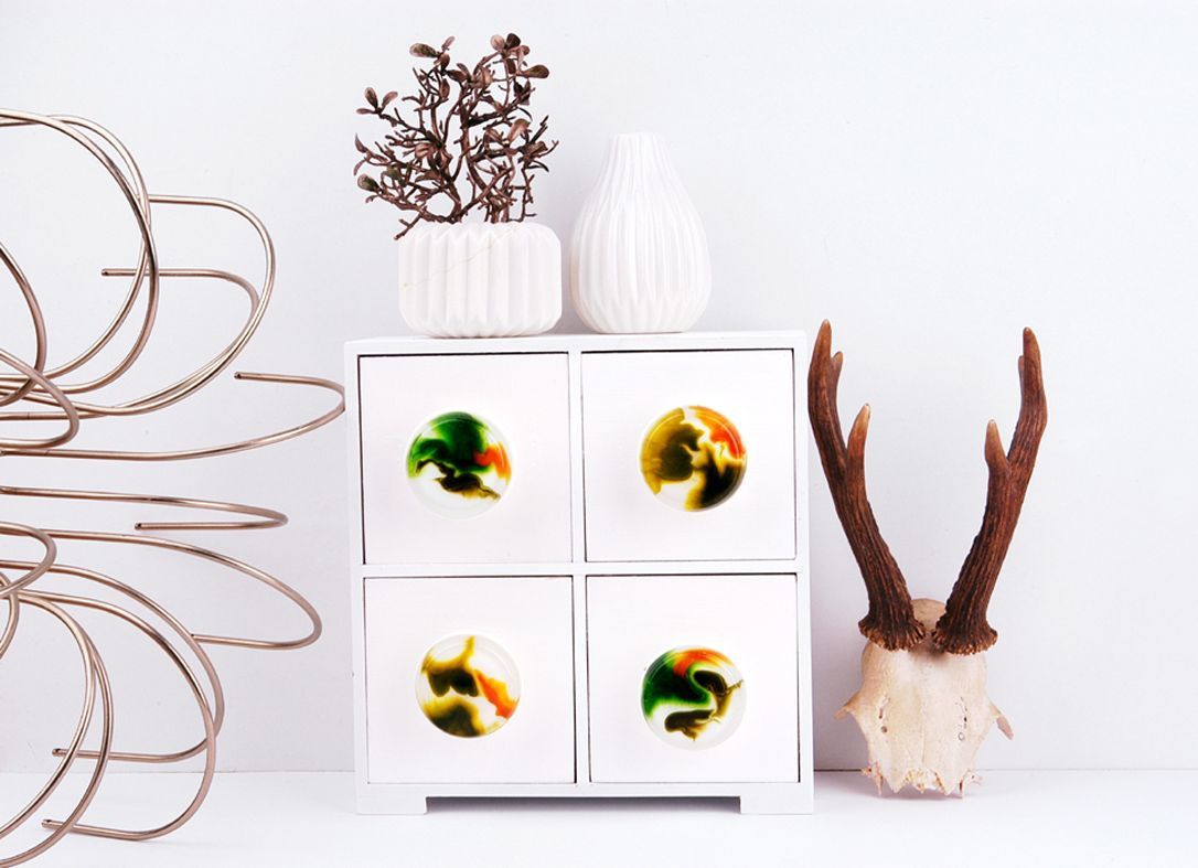 Easy-DIY: Möbelknöpfe aus Kunstharz mit Muffin-Silikonform