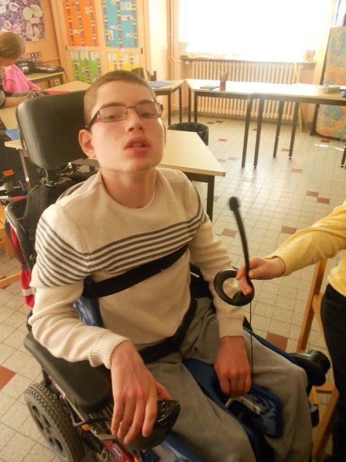 Voici Maxime qui enregistre la poésie!