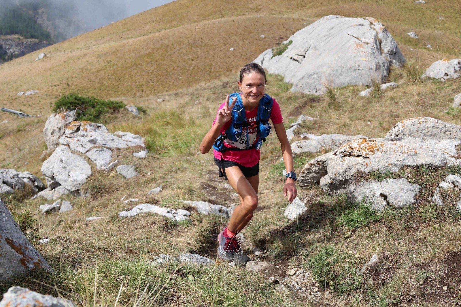 Juliet Champion Mathieu Martinez et Romain Wyndaele vainqueurs du Salomon Over the Mountain Running Challenge 2017 Le Blog des 3D Trail
