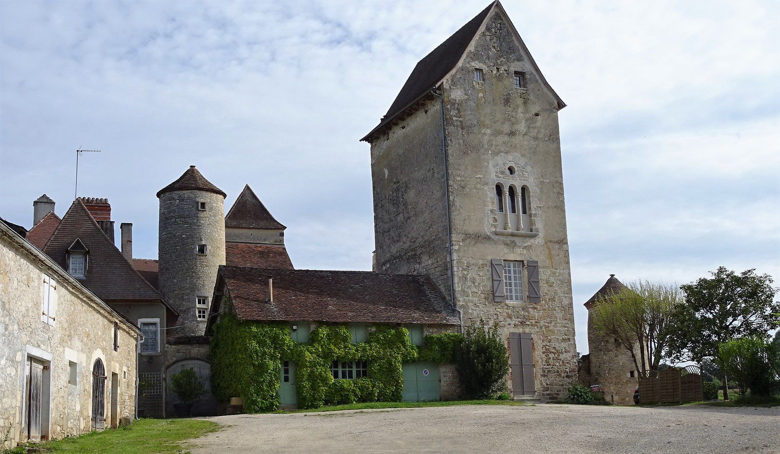 Les départements du Lot et de la Dordogne sont une mine de demeures historiques toutes bien entretenues et mises en valeur.