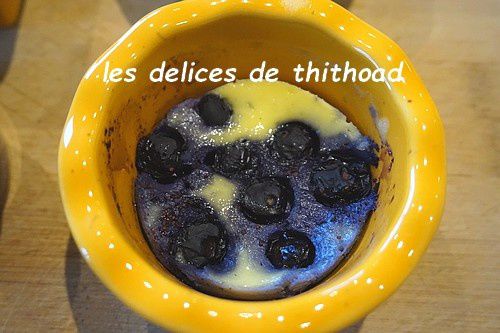 Mug cake aux myrtilles - Le blog de lesdelicesdethithoad
